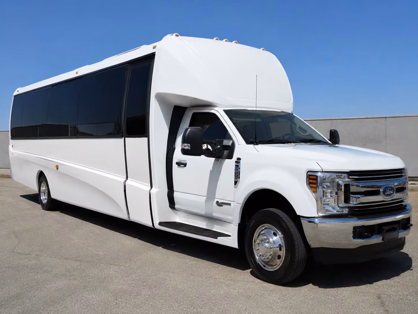 18 passenger minibus
