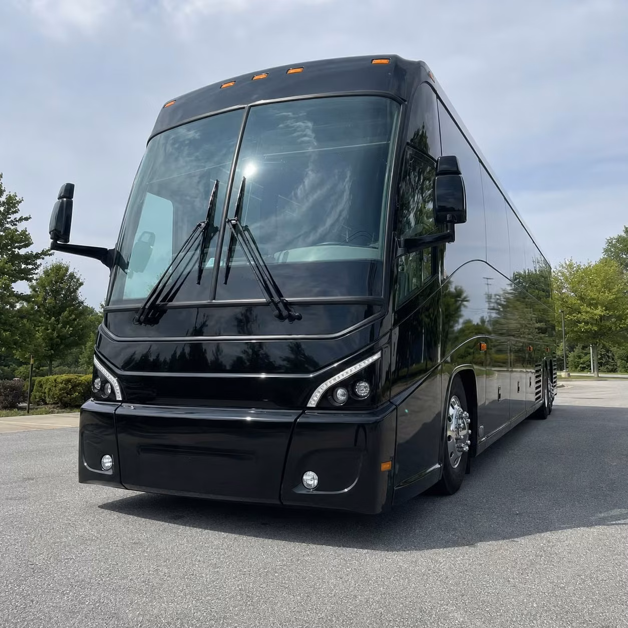 charterbusrentalprovidenceri com helps you coordinate airport transfers for traveling employees out of t f green