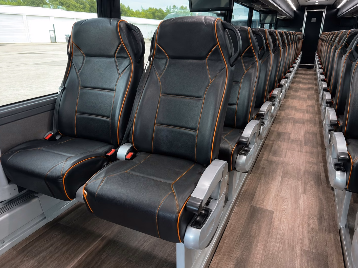 minibus rentals for smaller prom groups in providence